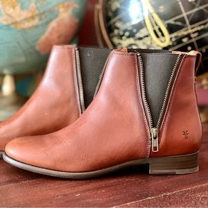 Frye Carly Zip Chelsea in Cognac NIB
